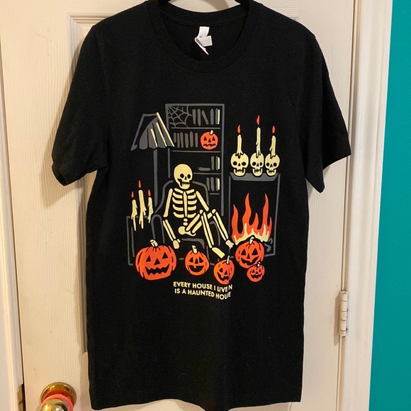 Wicked clothes Skeleton Halloween Shirt Sculls Pumpkins Candles Jack o Lanterns - Picture 1 of 2